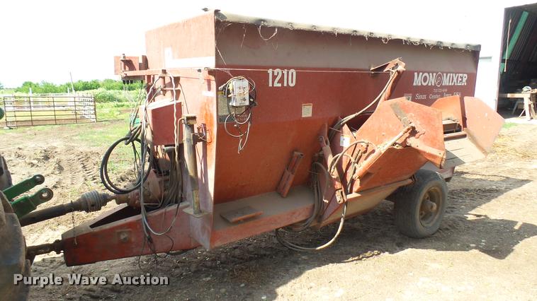 image for item DO9648 Monomixer 1210 feed/mixer wagon