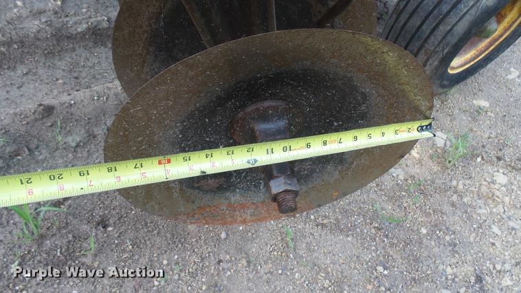 image for item DO9649 John Deere 0235 disk