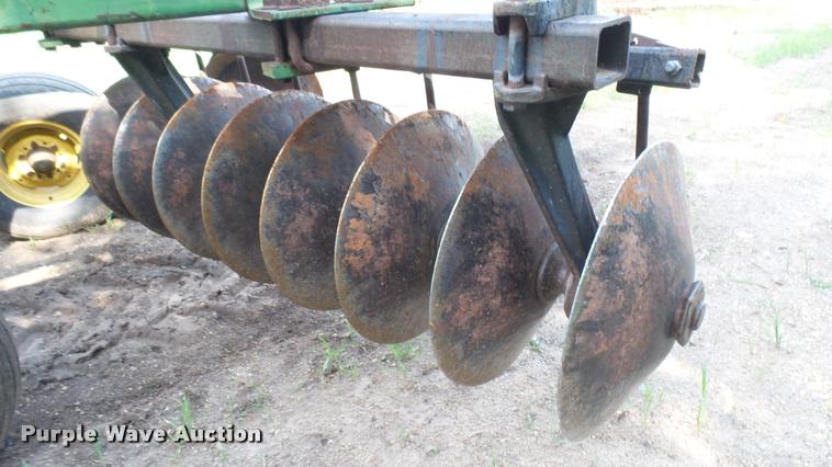 image for item DO9649 John Deere 0235 disk
