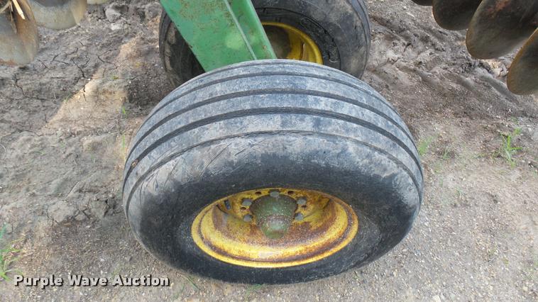 image for item DO9649 John Deere 0235 disk