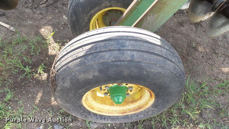 image for item DO9649 John Deere 0235 disk