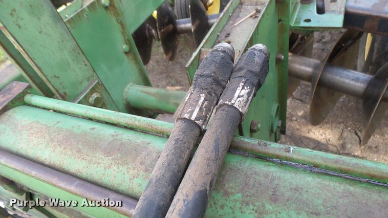 image for item DO9649 John Deere 0235 disk