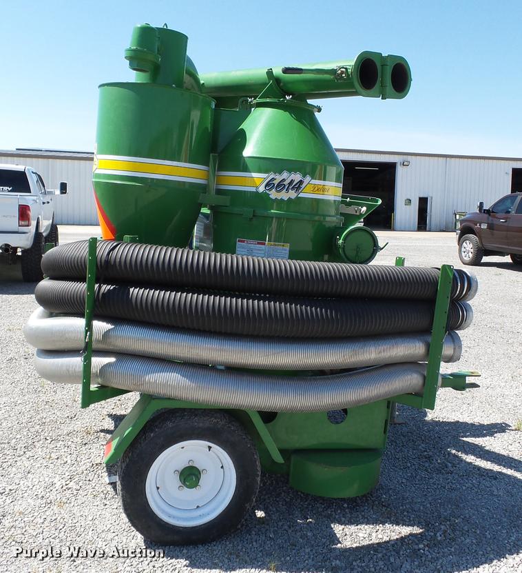 image for item K3275 2013 Walinga 6614DLX grain vacuum