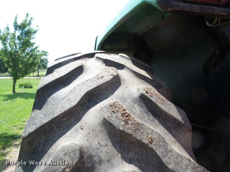 image for item K6472 1983 John Deere 4450 MFWD tractor