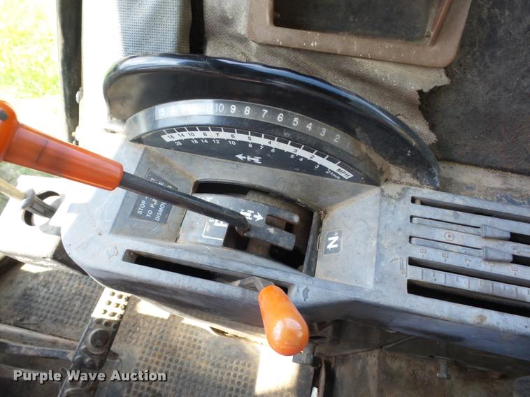 image for item K6472 1983 John Deere 4450 MFWD tractor