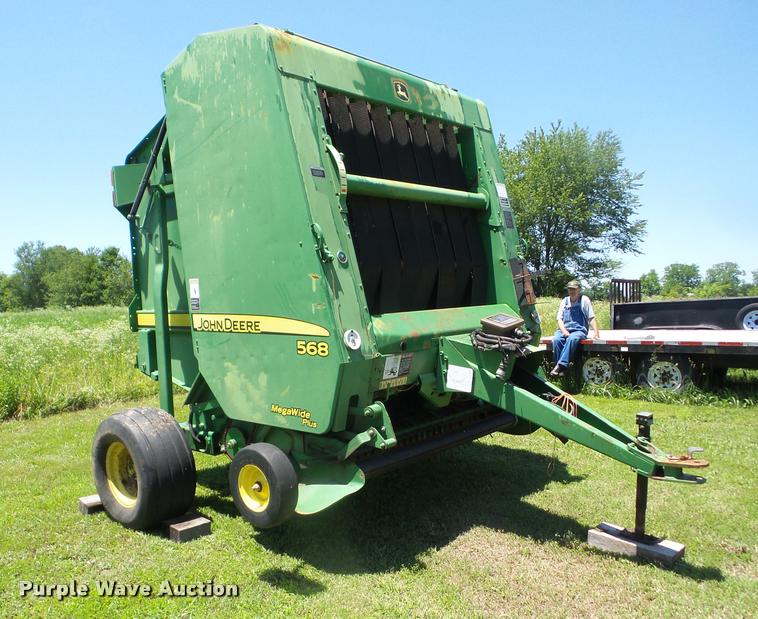 image for item K6475 2007 John Deere 568 round baler