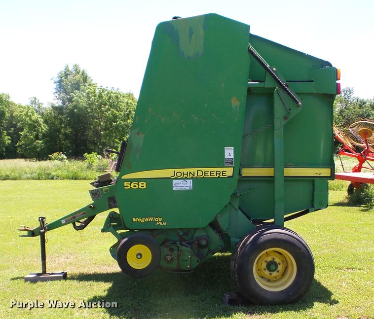 image for item K6475 2007 John Deere 568 round baler