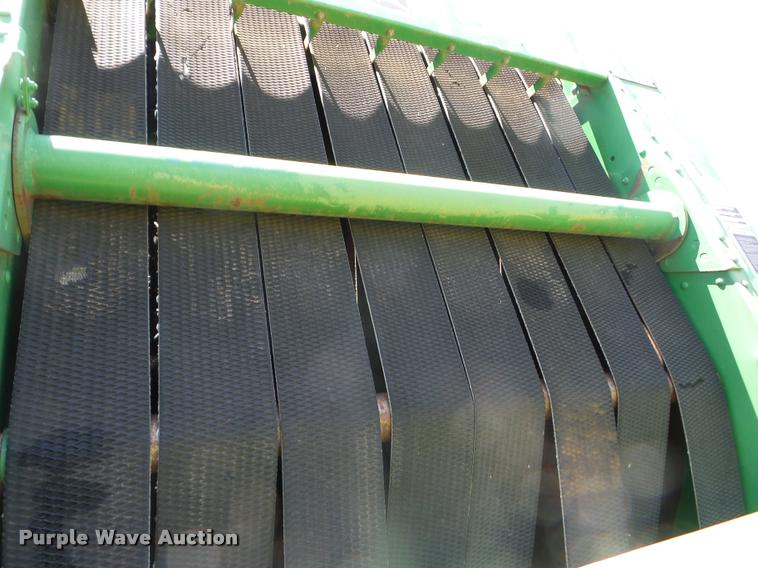 image for item K6475 2007 John Deere 568 round baler