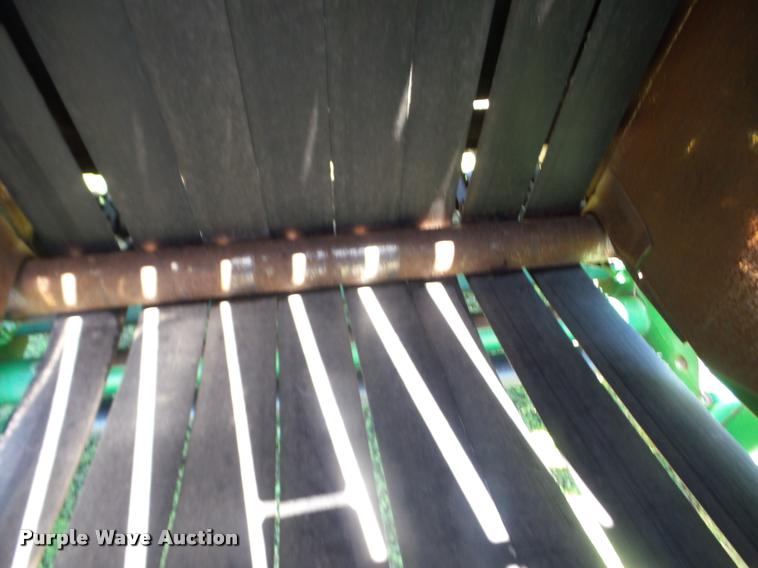 image for item K6475 2007 John Deere 568 round baler