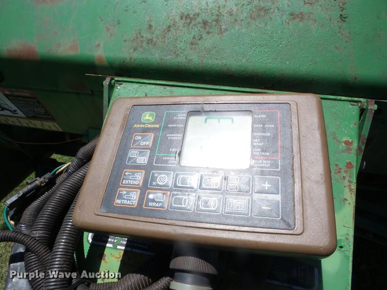 image for item K6475 2007 John Deere 568 round baler