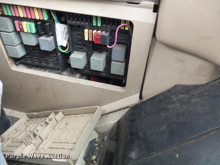 image for item K7637 1999 John Deere 6410 MFWD tractor