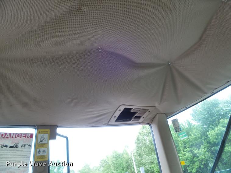 image for item K7637 1999 John Deere 6410 MFWD tractor