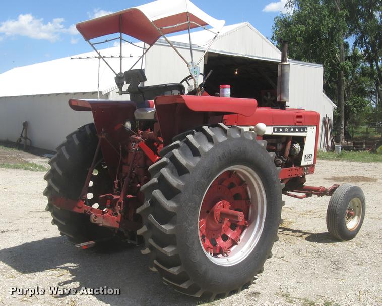 image for item L2330 Farmall 706 tractor