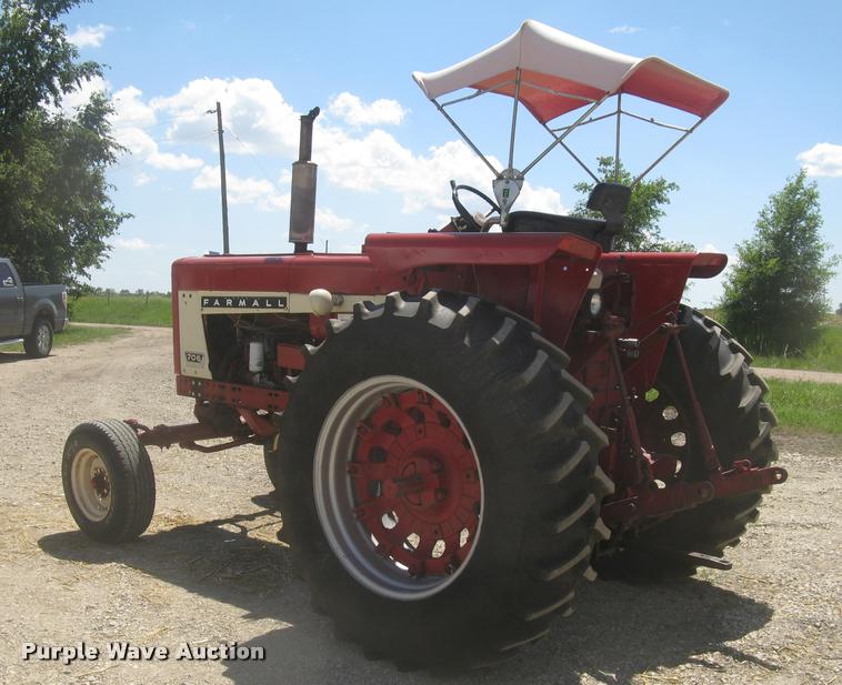 image for item L2330 Farmall 706 tractor
