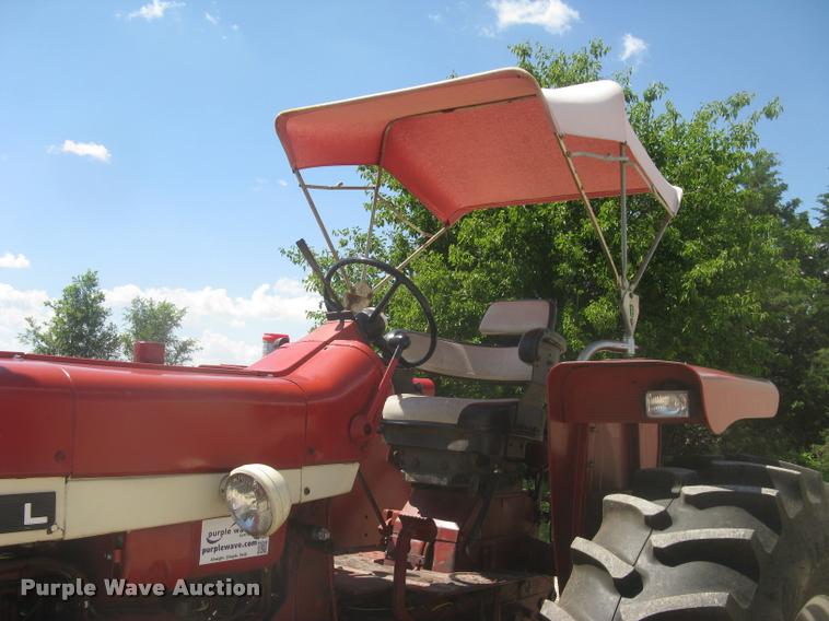 image for item L2330 Farmall 706 tractor