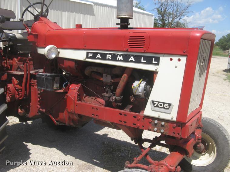 image for item L2330 Farmall 706 tractor