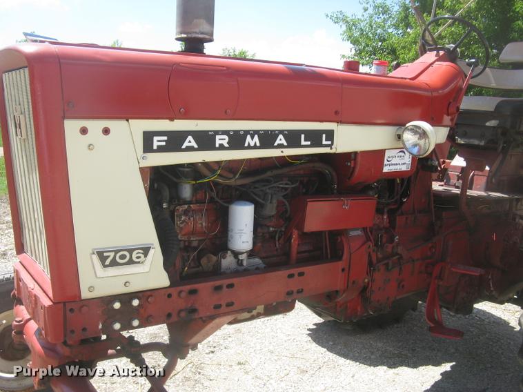 image for item L2330 Farmall 706 tractor