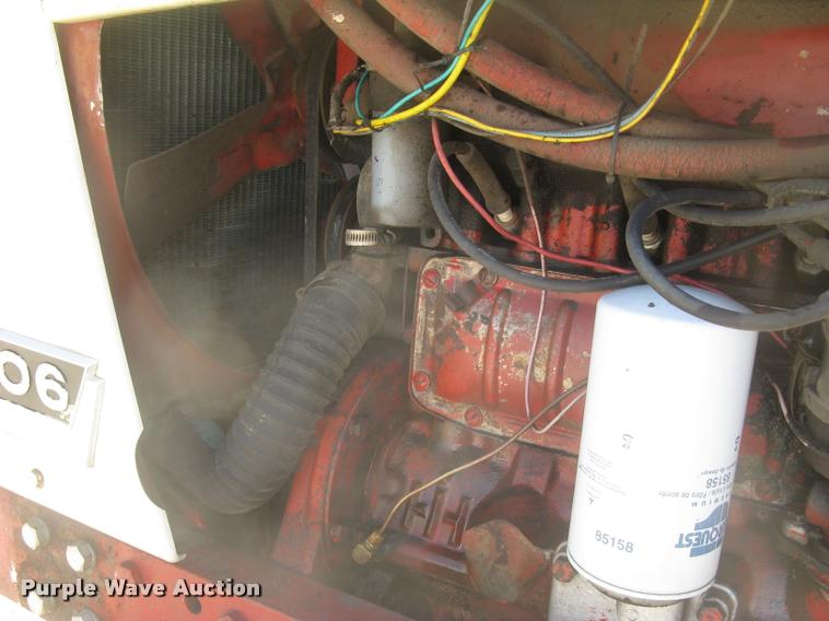 image for item L2330 Farmall 706 tractor