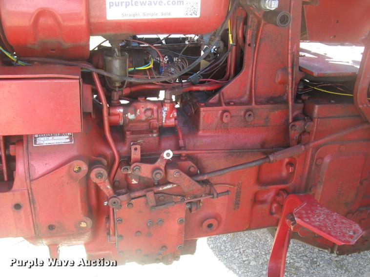 image for item L2330 Farmall 706 tractor