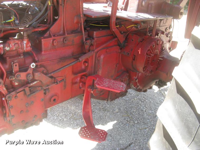 image for item L2330 Farmall 706 tractor
