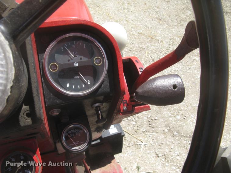 image for item L2330 Farmall 706 tractor