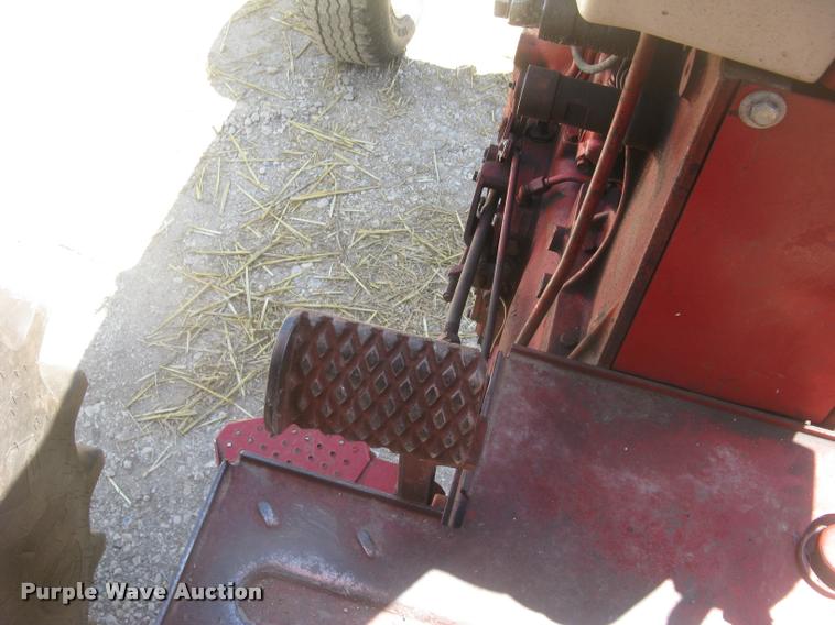 image for item L2330 Farmall 706 tractor