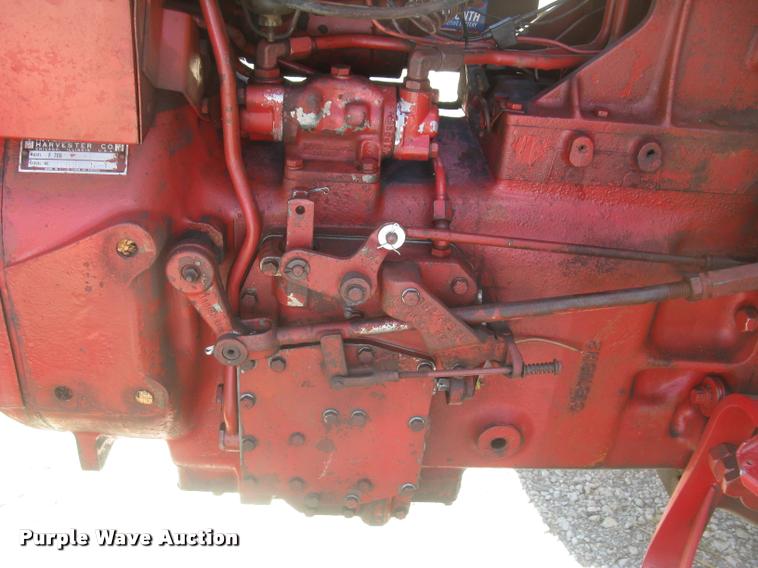 image for item L2330 Farmall 706 tractor