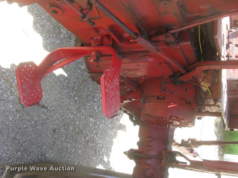 image for item L2330 Farmall 706 tractor