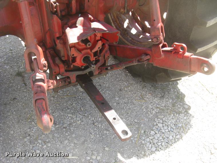 image for item L2330 Farmall 706 tractor