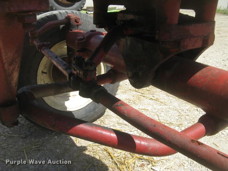 image for item L2330 Farmall 706 tractor