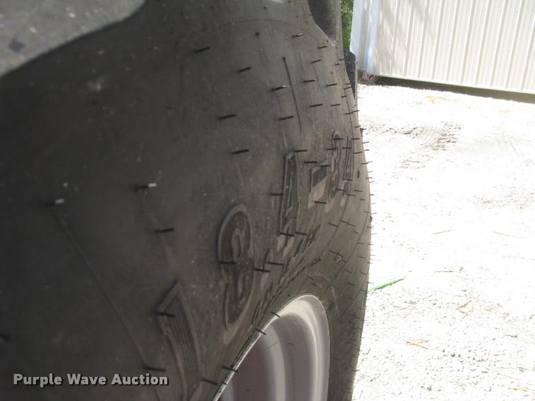 image for item L2330 Farmall 706 tractor