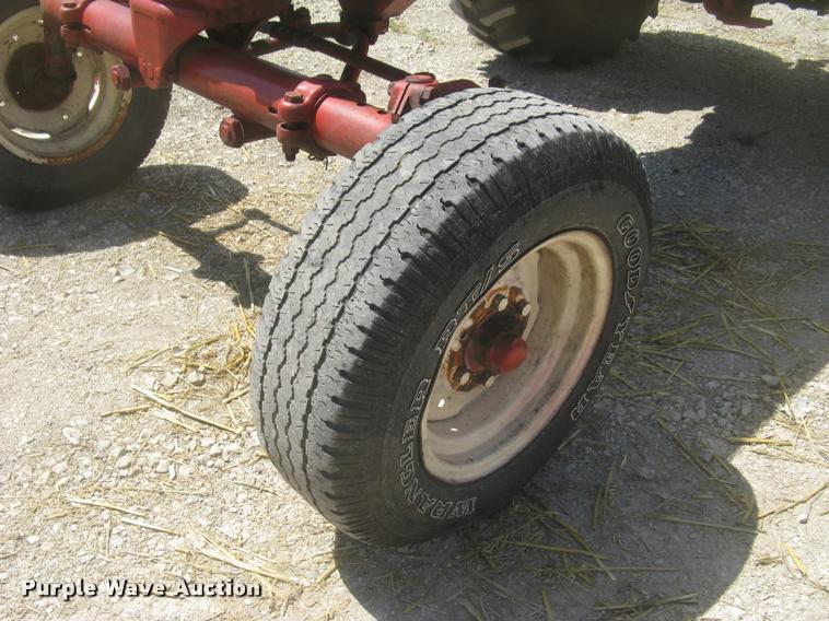 image for item L2330 Farmall 706 tractor
