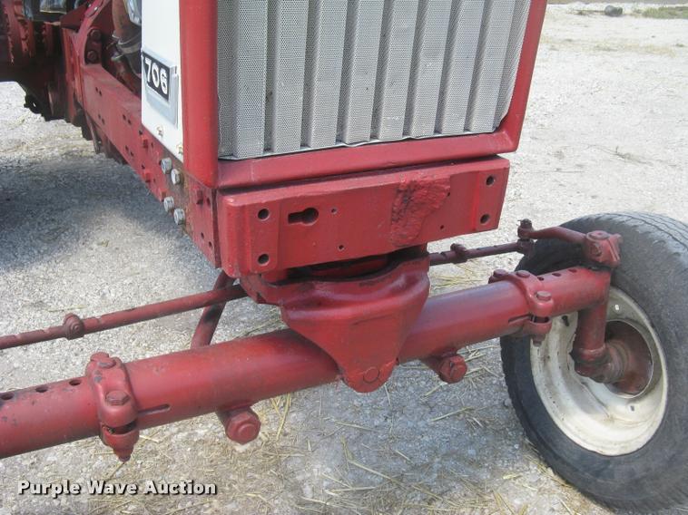 image for item L2330 Farmall 706 tractor