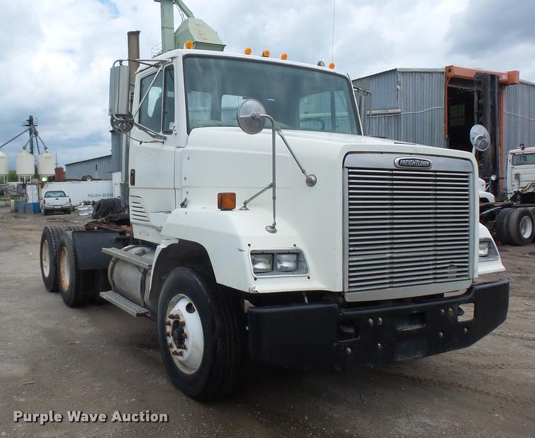 image for item BS9472 2001 Freightliner FLS112 semi truck