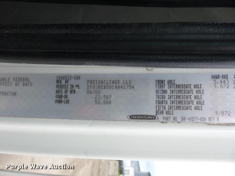 image for item BS9472 2001 Freightliner FLS112 semi truck