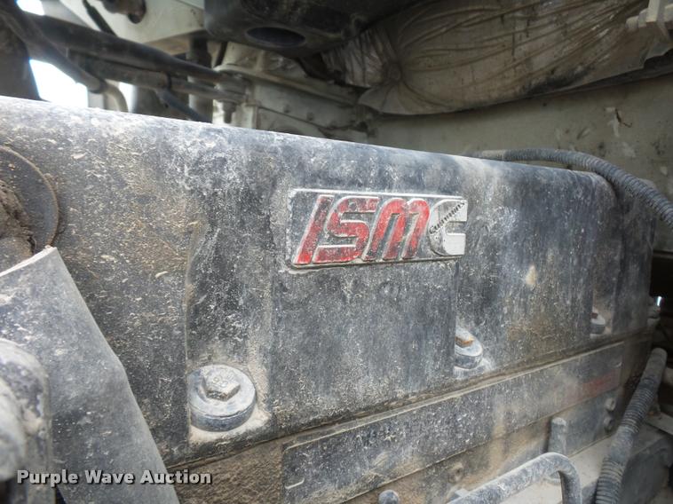 image for item BS9475 2000 Freightliner FLD112 semi truck