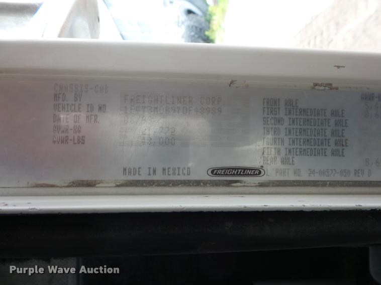 image for item BS9475 2000 Freightliner FLD112 semi truck