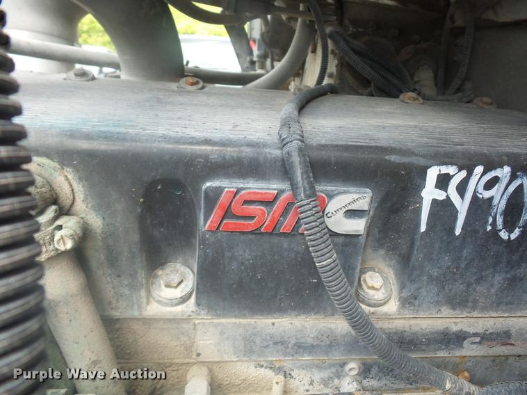 image for item BS9476 2000 Freightliner FLD112 semi truck