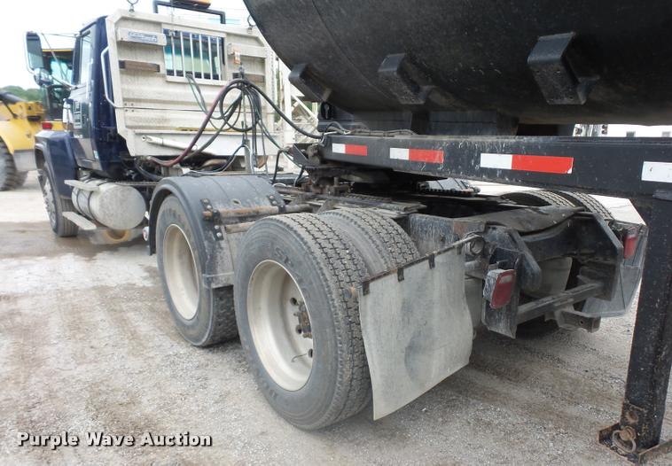 image for item BS9478 1992 Ford LTL9000 semi truck