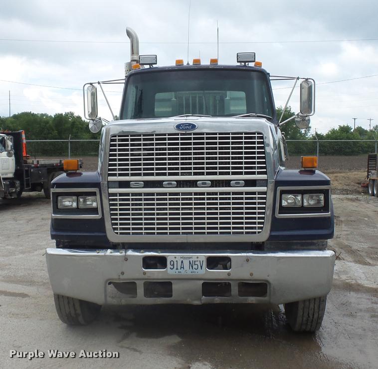 image for item BS9478 1992 Ford LTL9000 semi truck