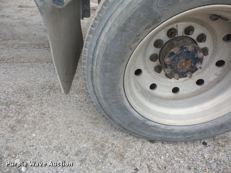 image for item BS9478 1992 Ford LTL9000 semi truck