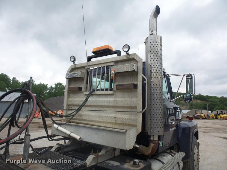 image for item BS9478 1992 Ford LTL9000 semi truck