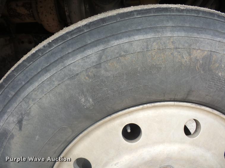 image for item BS9478 1992 Ford LTL9000 semi truck