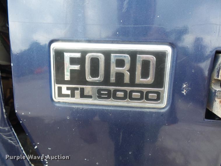 image for item BS9478 1992 Ford LTL9000 semi truck