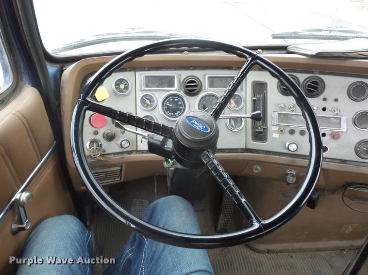 image for item BS9478 1992 Ford LTL9000 semi truck