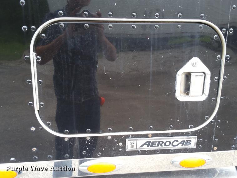 image for item BS9486 2005 Kenworth T800 semi truck