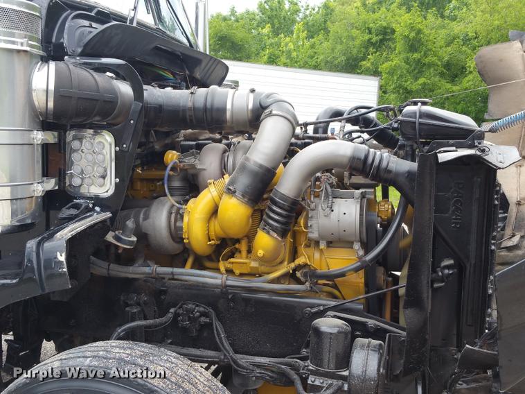 image for item BS9486 2005 Kenworth T800 semi truck