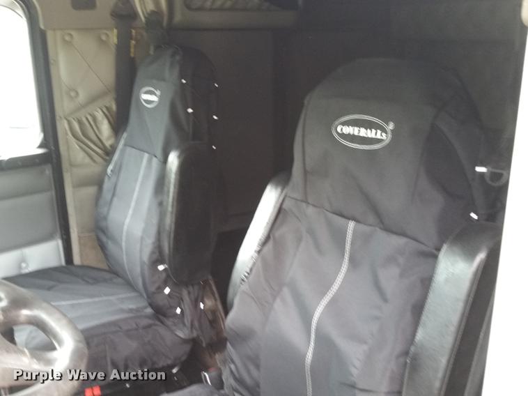 image for item BS9486 2005 Kenworth T800 semi truck