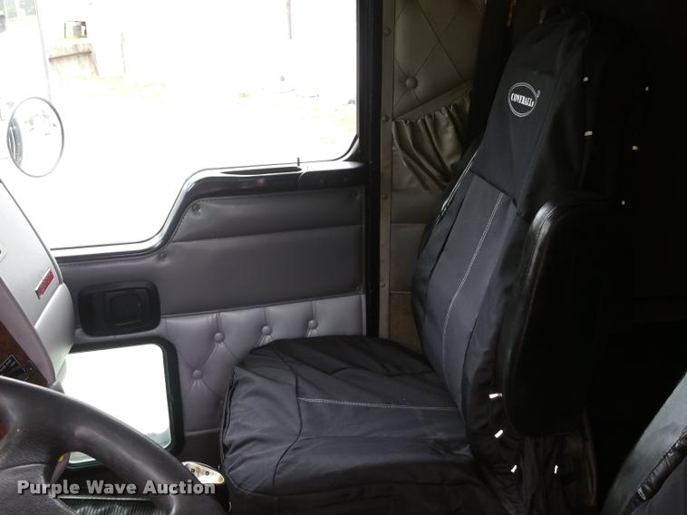 image for item BS9486 2005 Kenworth T800 semi truck