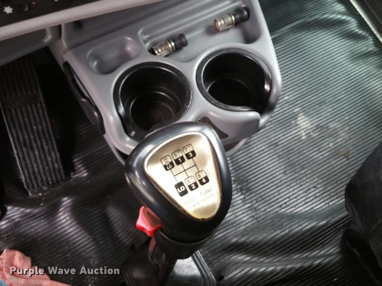 image for item BS9486 2005 Kenworth T800 semi truck